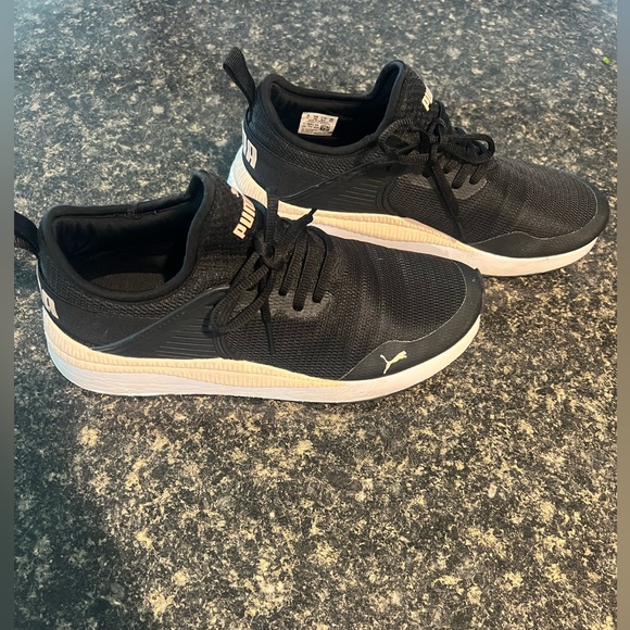 Puma - Picture 3 of 3